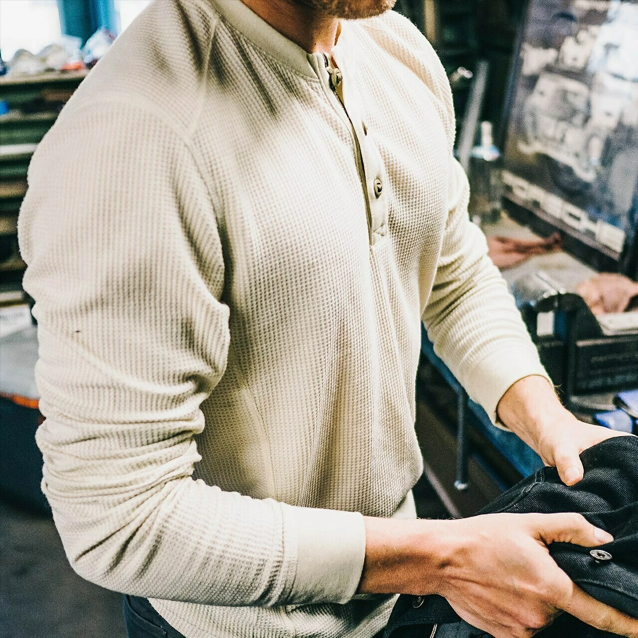 TAD Primer Henley Black - Image 3